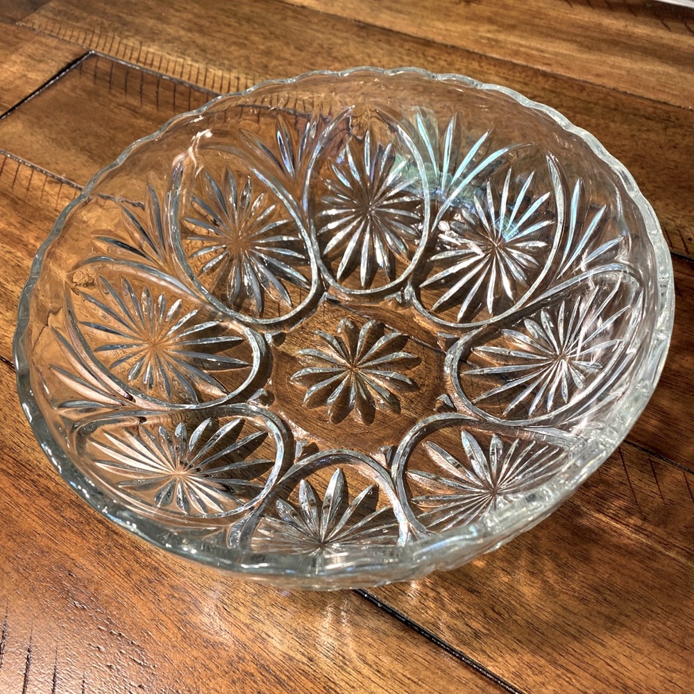 Vintage Indiana Glass Bowl with Starburst Pattern